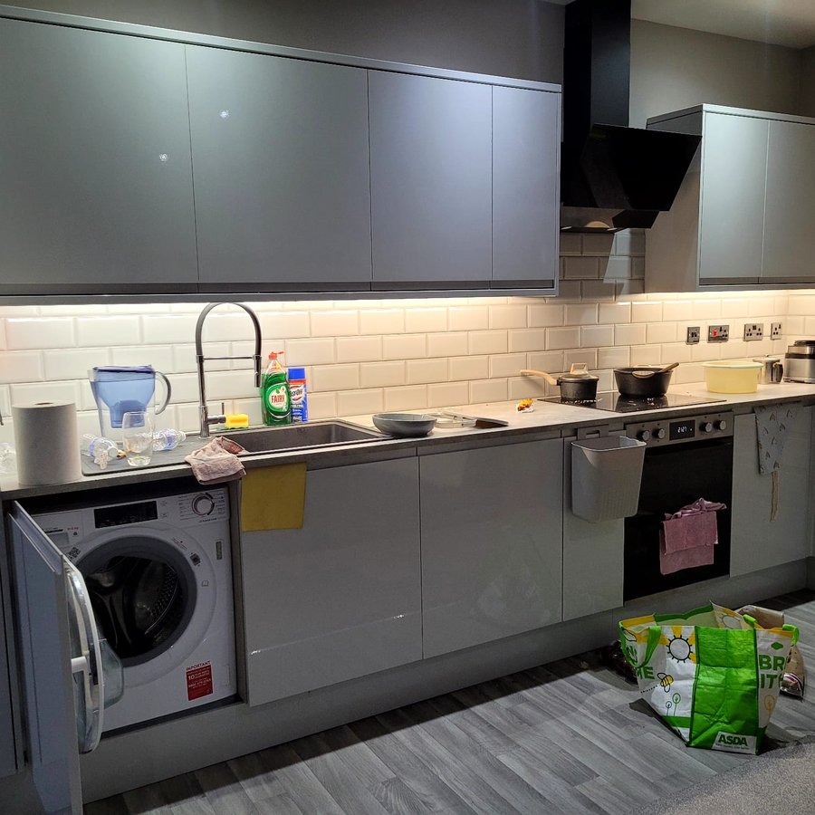 Kitchen before cleaning